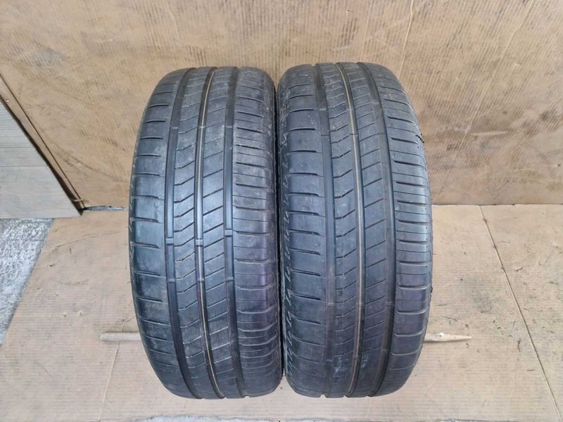 2 Bridgestone R18 215/55
летни гуми
DOT2522