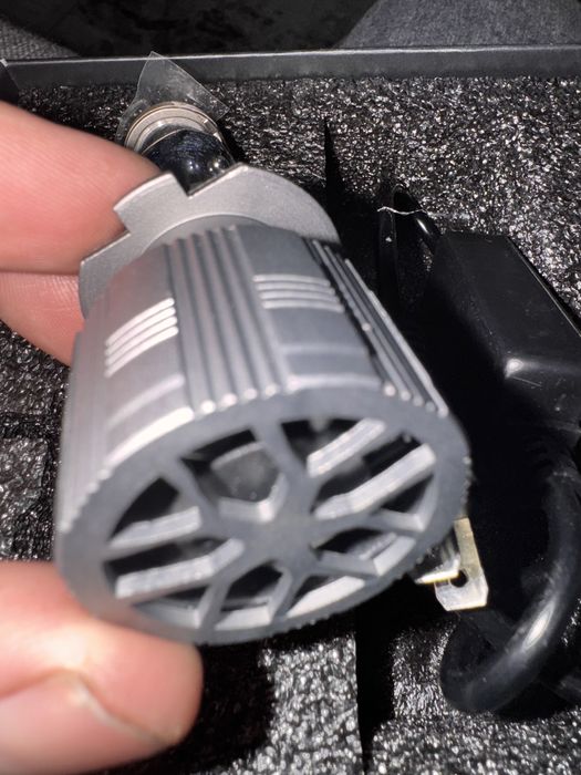 Becuri LED H7 cu lupă – NOI – 6500K – lumină foarte puternică