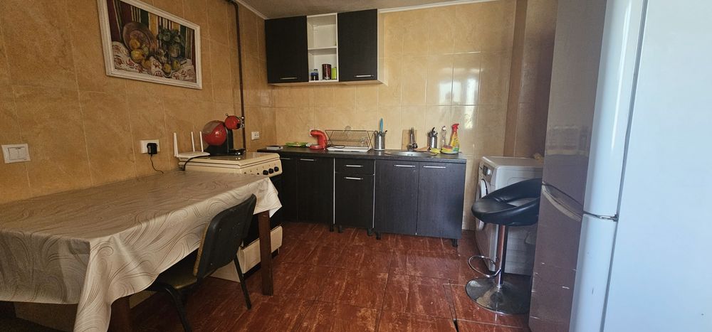 Inchiriez Camera in  Vila zona Capitol