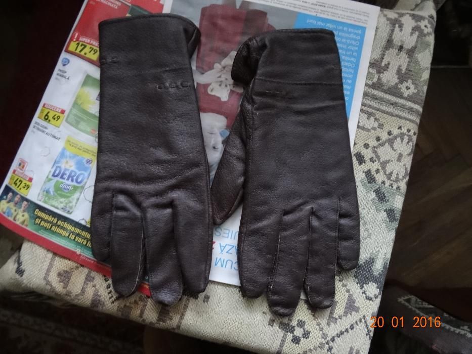 manusi de piele naturala