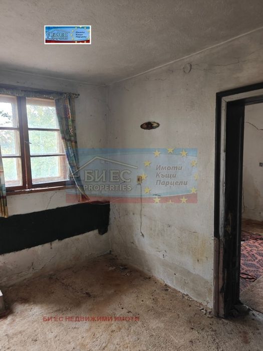 Къща в с. Лобош 157 м² и двор 990 м²