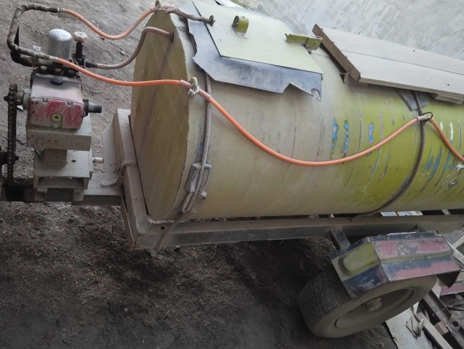 Олма , узумга дори сепадиган аппарат таёр холда сотилади, 1 тонна.