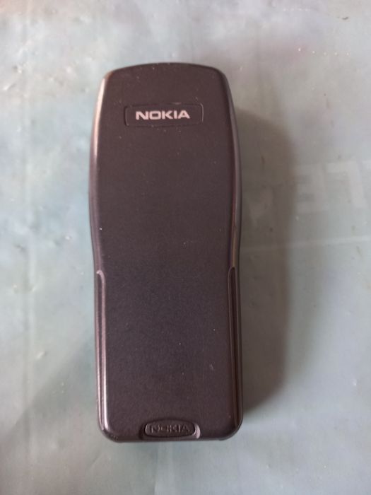 Vând 2 Nokia 3210 de Piesele pt Pasionați sau Colecționari