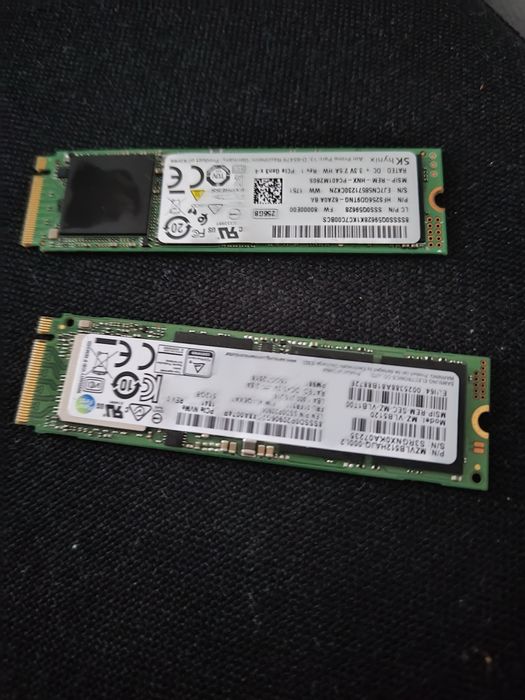 Vand ssd uri nvme 3x4 de 256 si 512