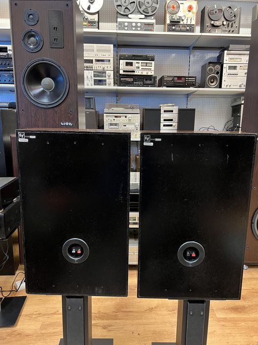 Boxe Electro Voice Interface 100