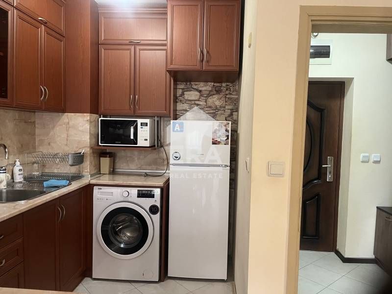 Дава се под наем Двустаен апартамент в Плевен, Широк център - 64 кв.м за 400 € - Снимка #1