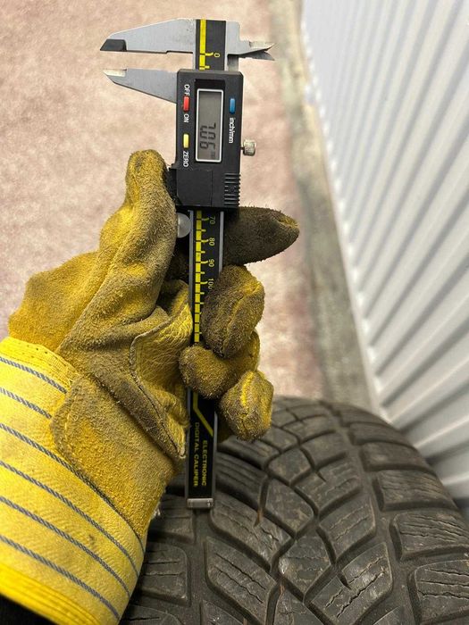 235 50 R18 anvelope de iarna FULDA+ jante Volvo V60 CC, aproape noi