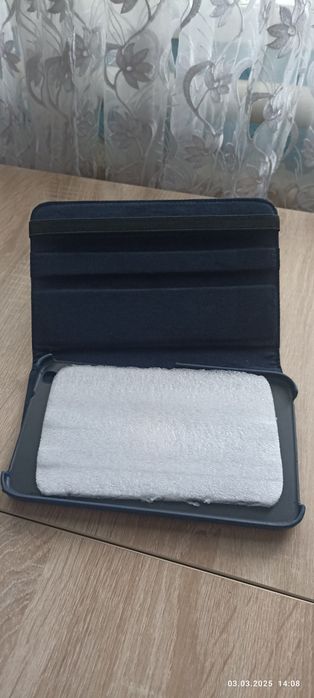 Чехлы для телефона и планшета