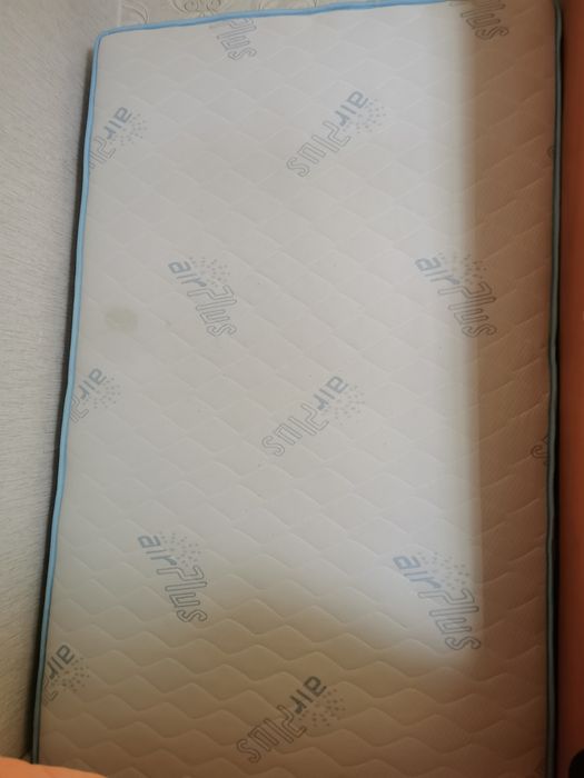 Продавам матрак за спалня