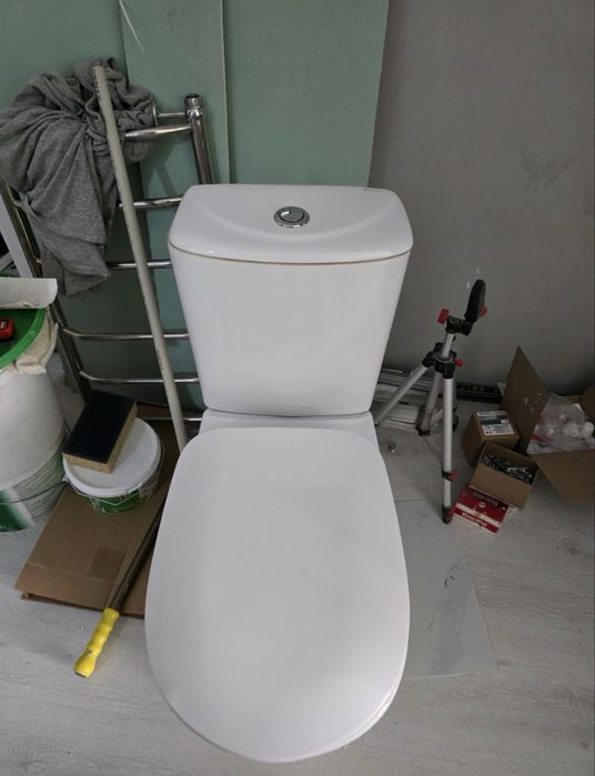 Продам раковину с тумбой и унитаз б/у