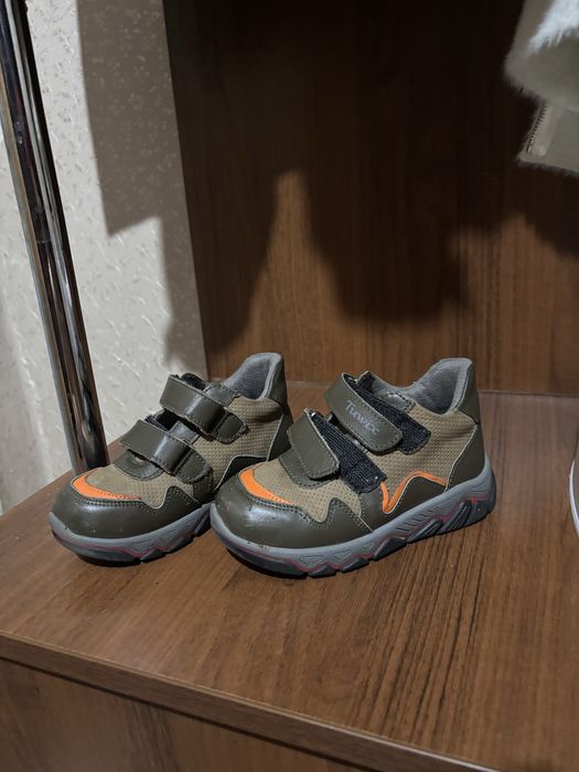 Продам ботинки детские на мальчика