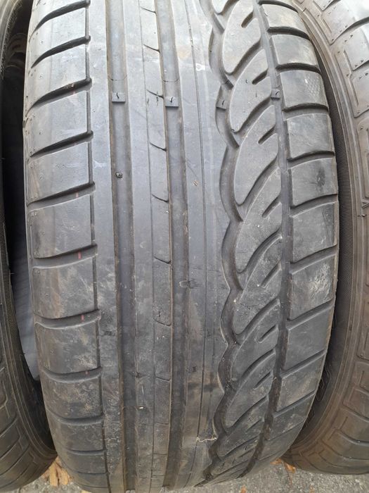 Продава гуми 235-55-17 цола,Дънлоп,четири броя