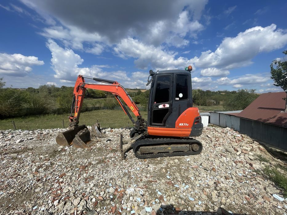 Inchiriez miniexcavator 3 tone