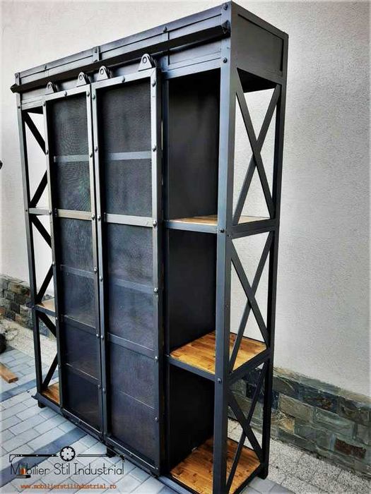 Raft fier stil industrial cu usi glisante plasa, tip vitrina