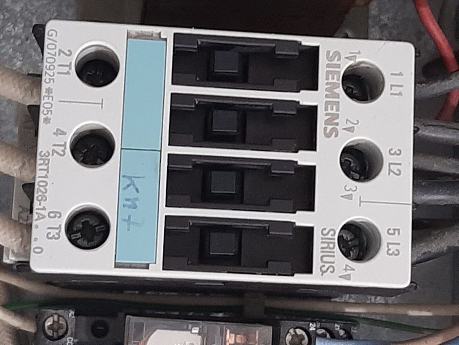 Vînd contactori noi made in germania relatii la telefon sau mesaj roge