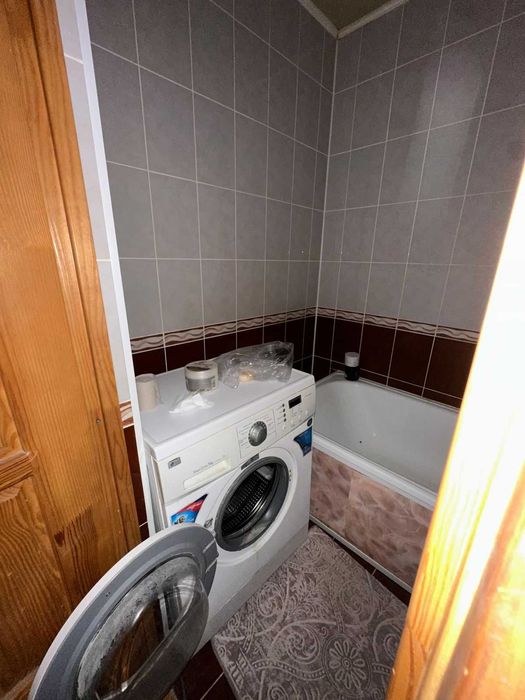 Продам 2 комнатную 8 микрорайон