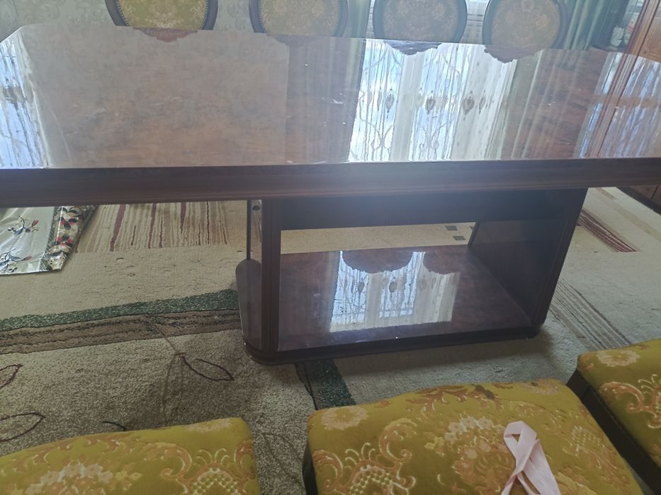 Стол для зала с 8 -ми стульями