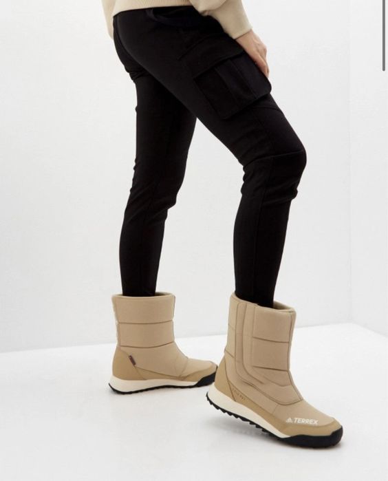 Продам зимние сапоги-дутики Adidas Terrex