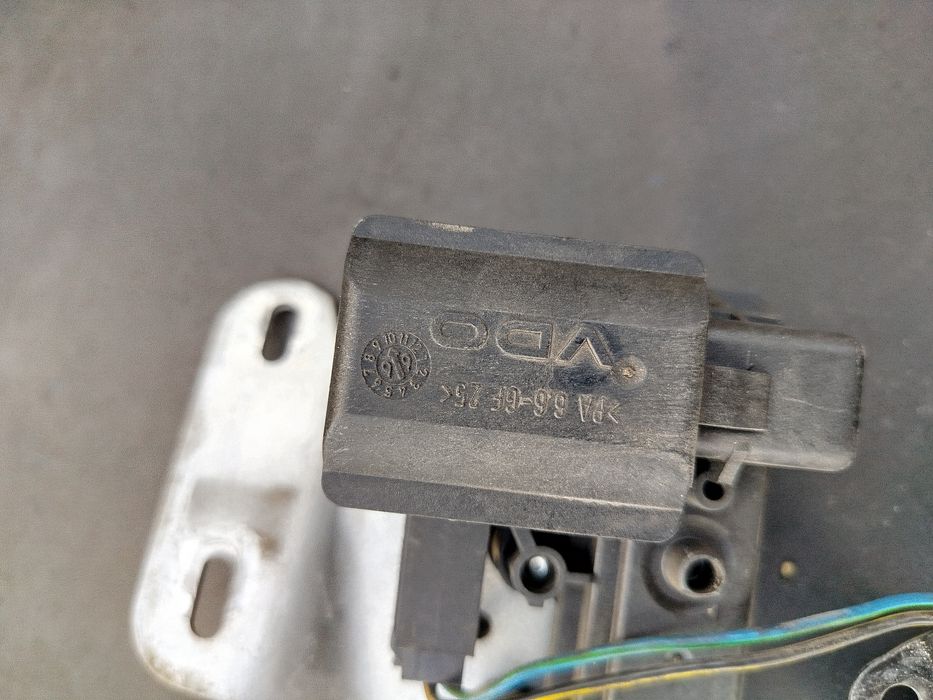 Задни ел стъкла машинки за Е46 купе