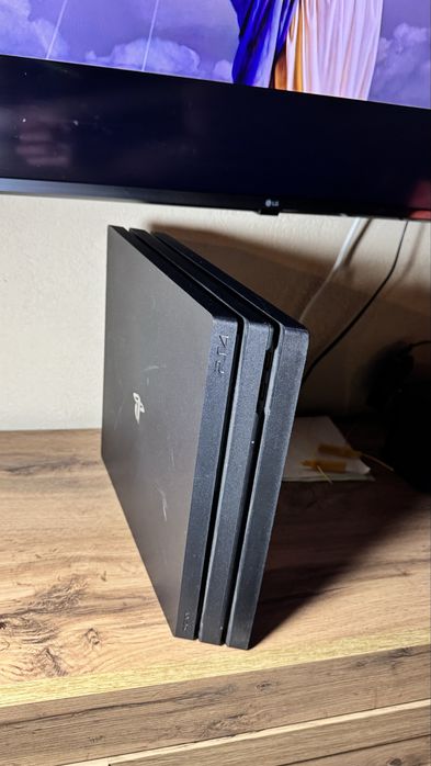 Продаю Ps4 pro 1 tb