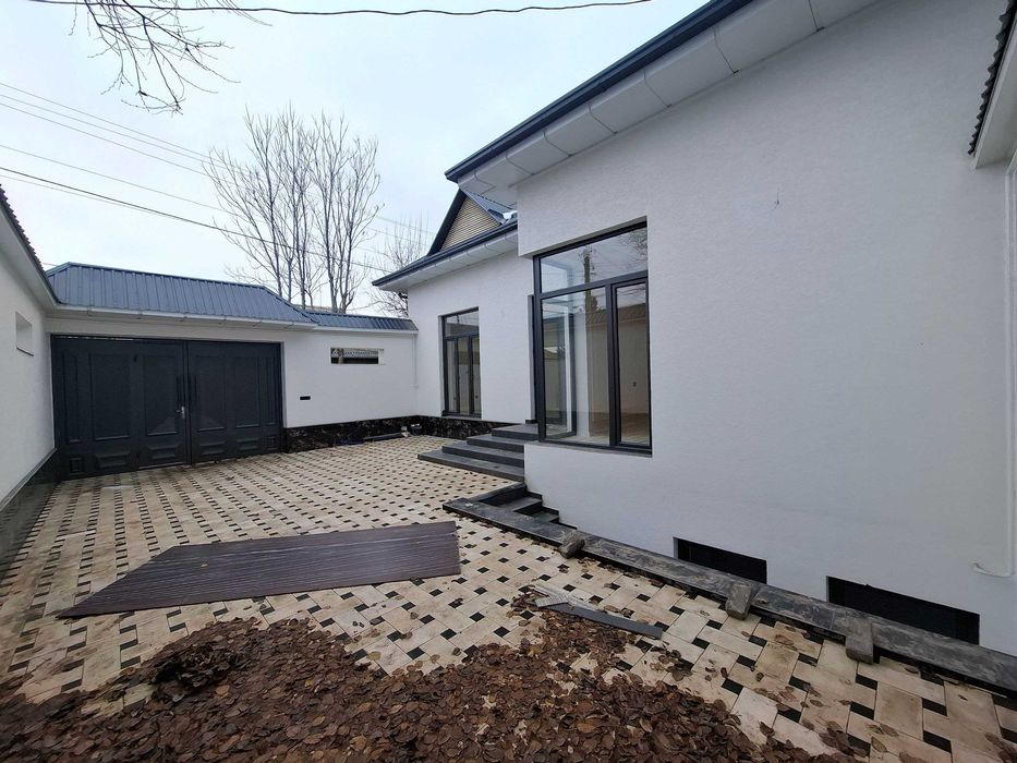 Продаётся коттедж в Яшнабадском районе ( Панельный).