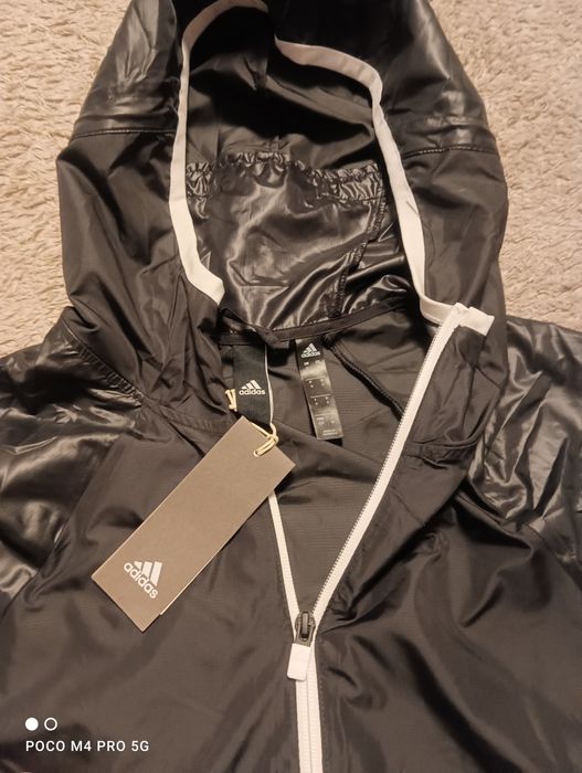 Адидас ветровка с етикет
