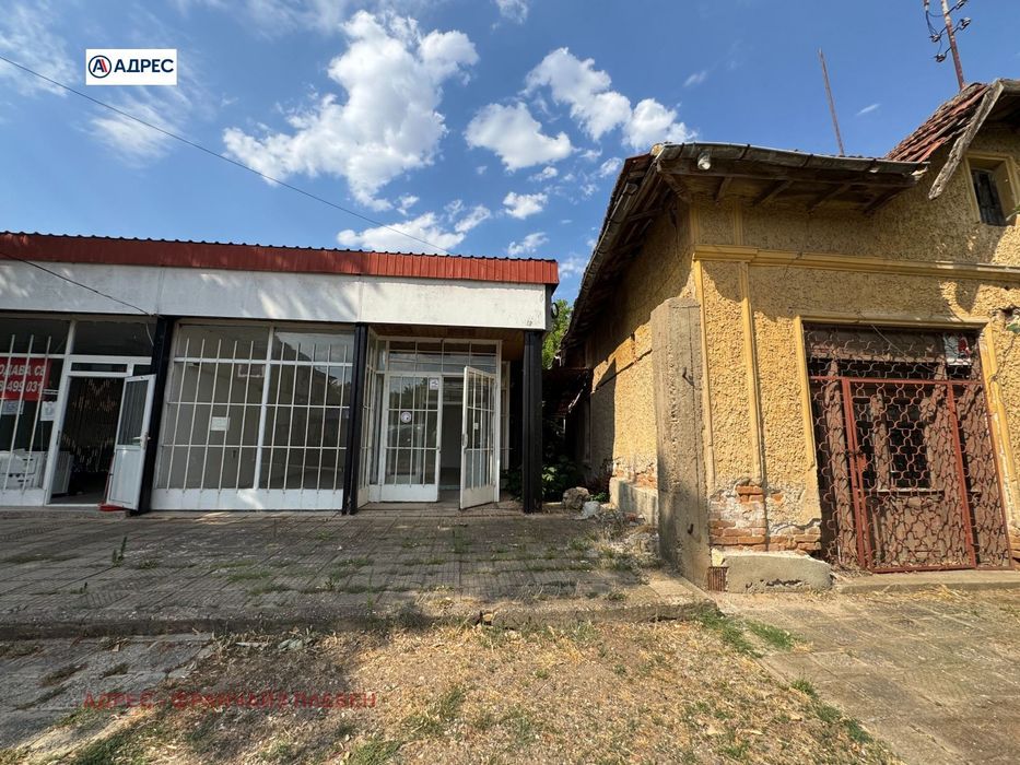 Продава се Магазин в с. Рогозен, Област Враца - 337 кв.м за 84 €/кв.м - Снимка #2