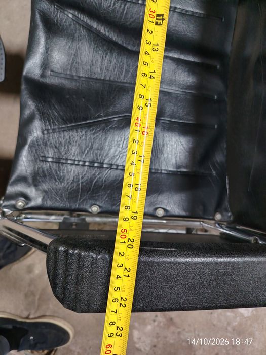 Scaun cu rotile pentru persoane cu dizabilități