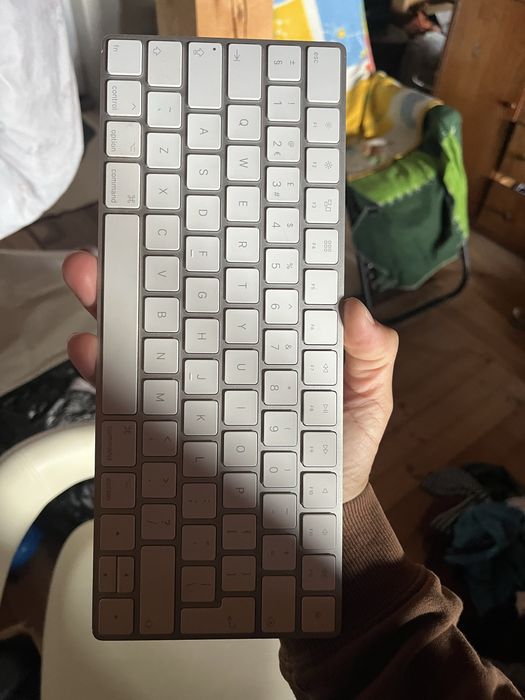 Apple Мобилна клавиатура Bluetooth