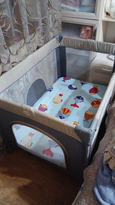 Детская кроватка манеж