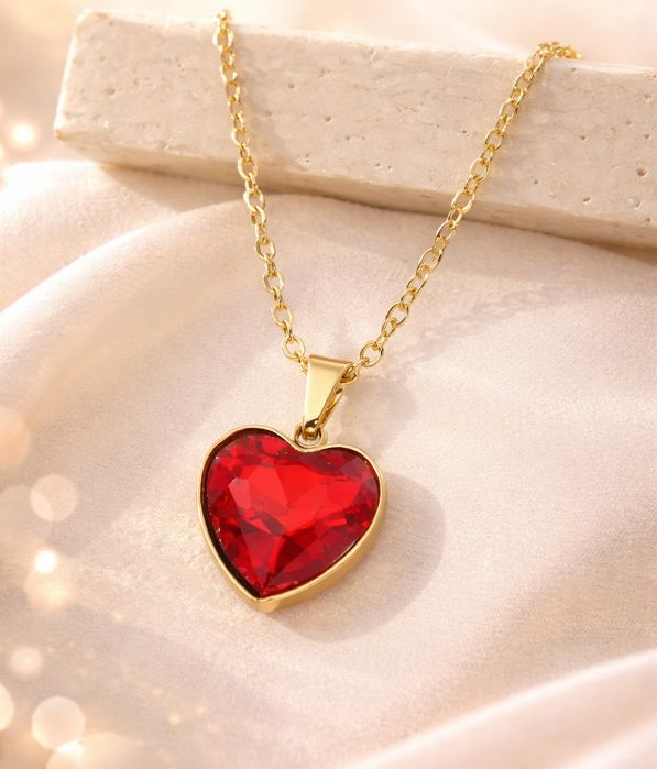 Дамско колие сърце с червен кристал / Свети Валентин / 18 к покритие