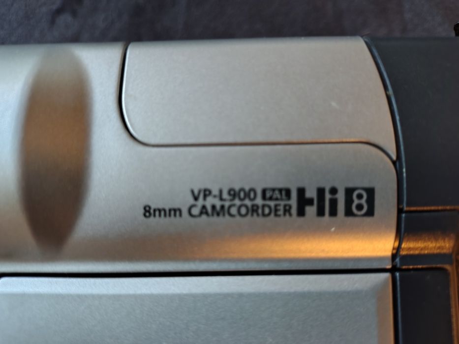 Продавам видеокамера с дигитална касета H8 самсунг