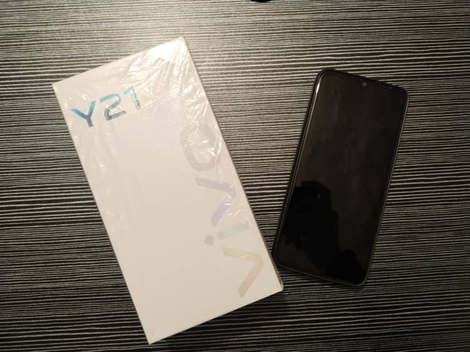 Продаю телефон Vivo Y21 в отличном состоянии