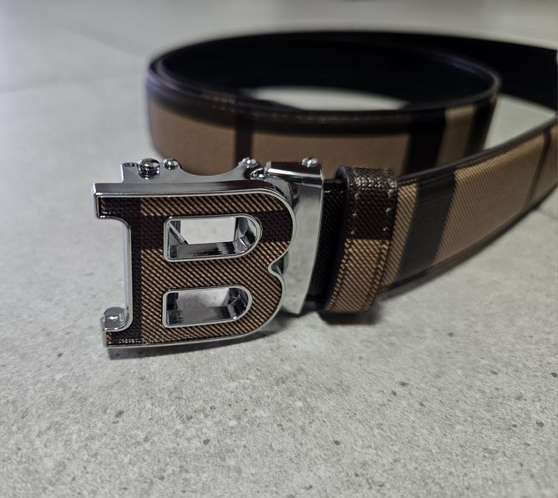 Curea Burberry de calitate