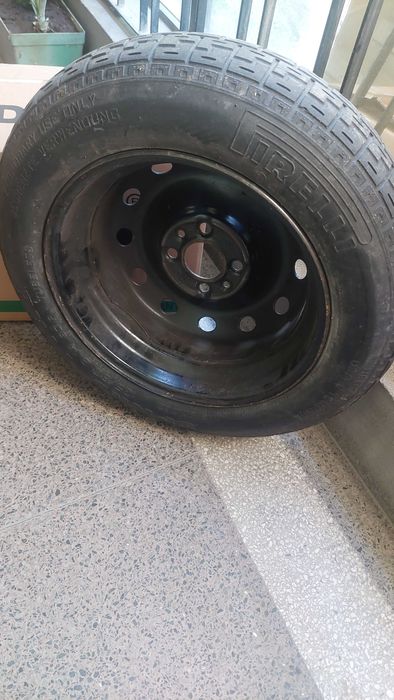 Продавам  резервна   гума  за Ланчия Ипсилон  2006 г