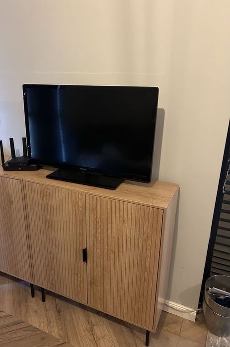 Дървен шкаф с 2 рафта