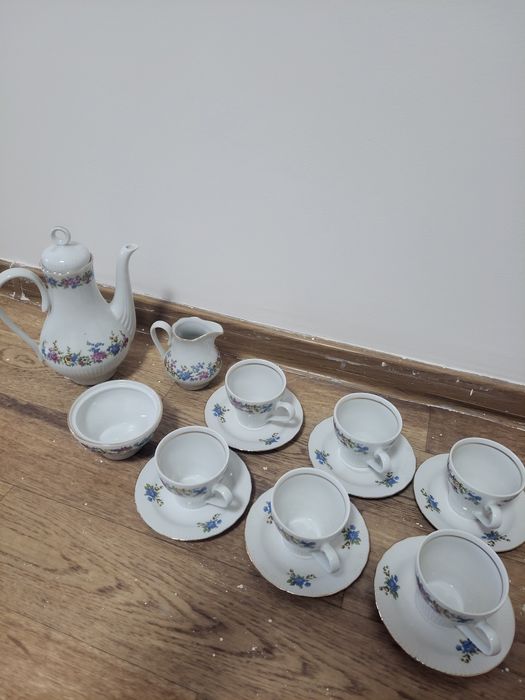 Продаётся кофейный сервиз на 6 персон