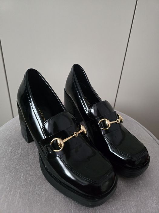 Черни лачени обувки ATTRATIVO