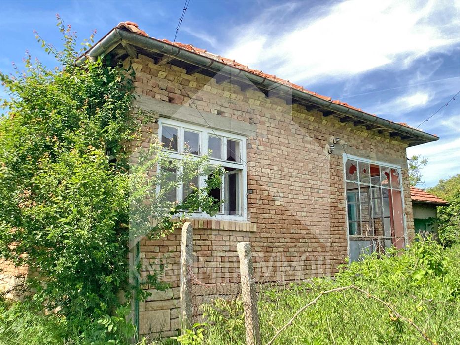 Продава се Къща в Нови пазар - 90 кв.м за 102 €/кв.м - Снимка #2