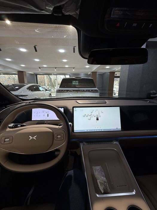 Xpeng G9 680 Long Range 4WD Max