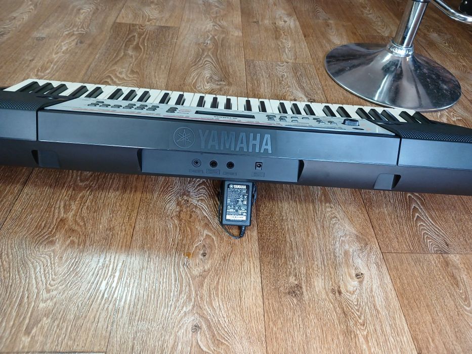 Pian , Orga Yamaha ypt 260