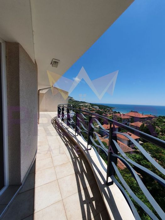 Продава се Двустаен апартамент в Балчик - 74 кв.м за 1622 €/кв.м - Снимка #2