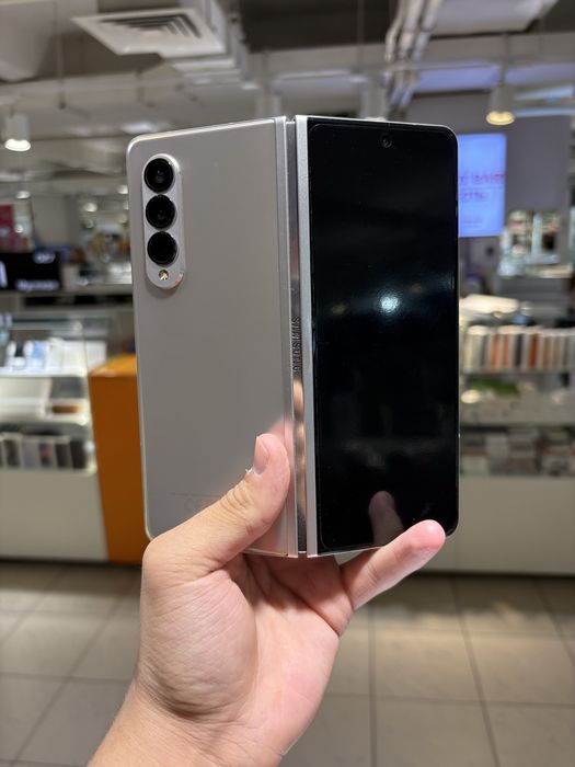 Samsung Zfold 3