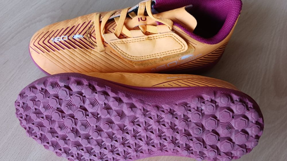 Детски футболни обувки