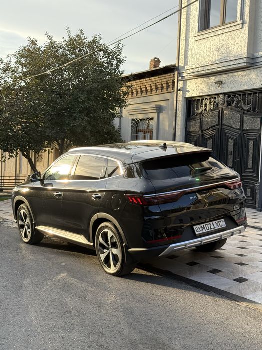 BYD song plus Flagship