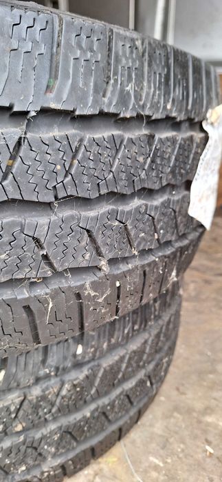 Anvelope iarna 215 60 R17 C