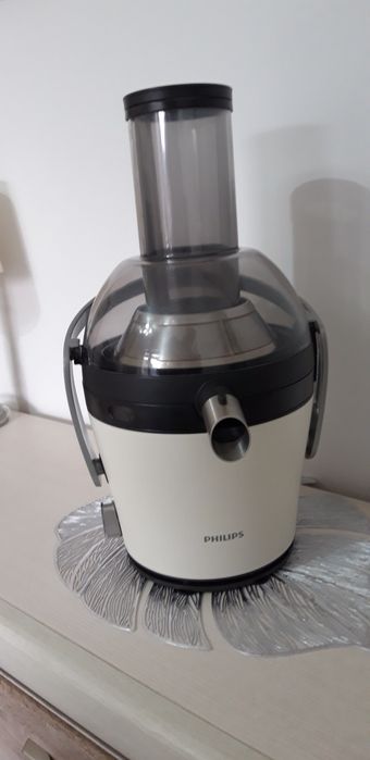Storcător de fructe si legume Philips.