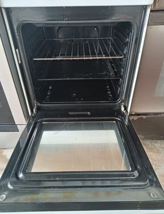 Продам газ плиту