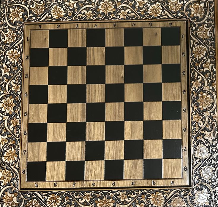 Шахматы, ручная работа. Резьба по дереву (орех). Shaxmat (55 х 55)