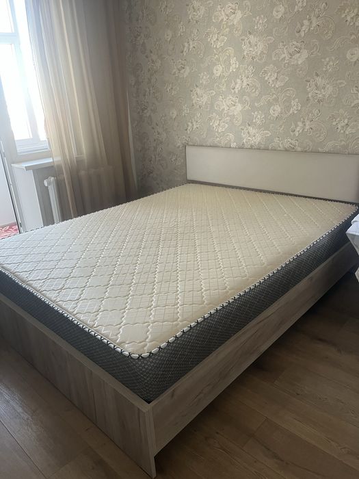 Продам кровать двухспальнюю